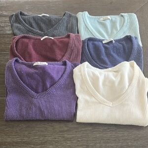 Tres Bien Ribbed V-Neck Tees